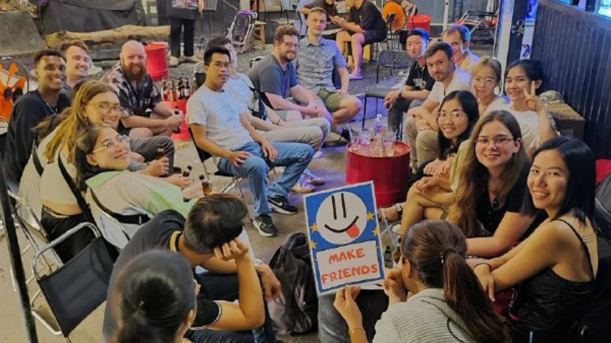 People socializing at a Make Friends gathering; an illustrative photo from the organizer’s event page.