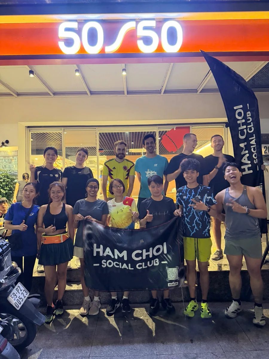 Ham Choi Social Club runners at the 50/50 Coffee Tea meeting point