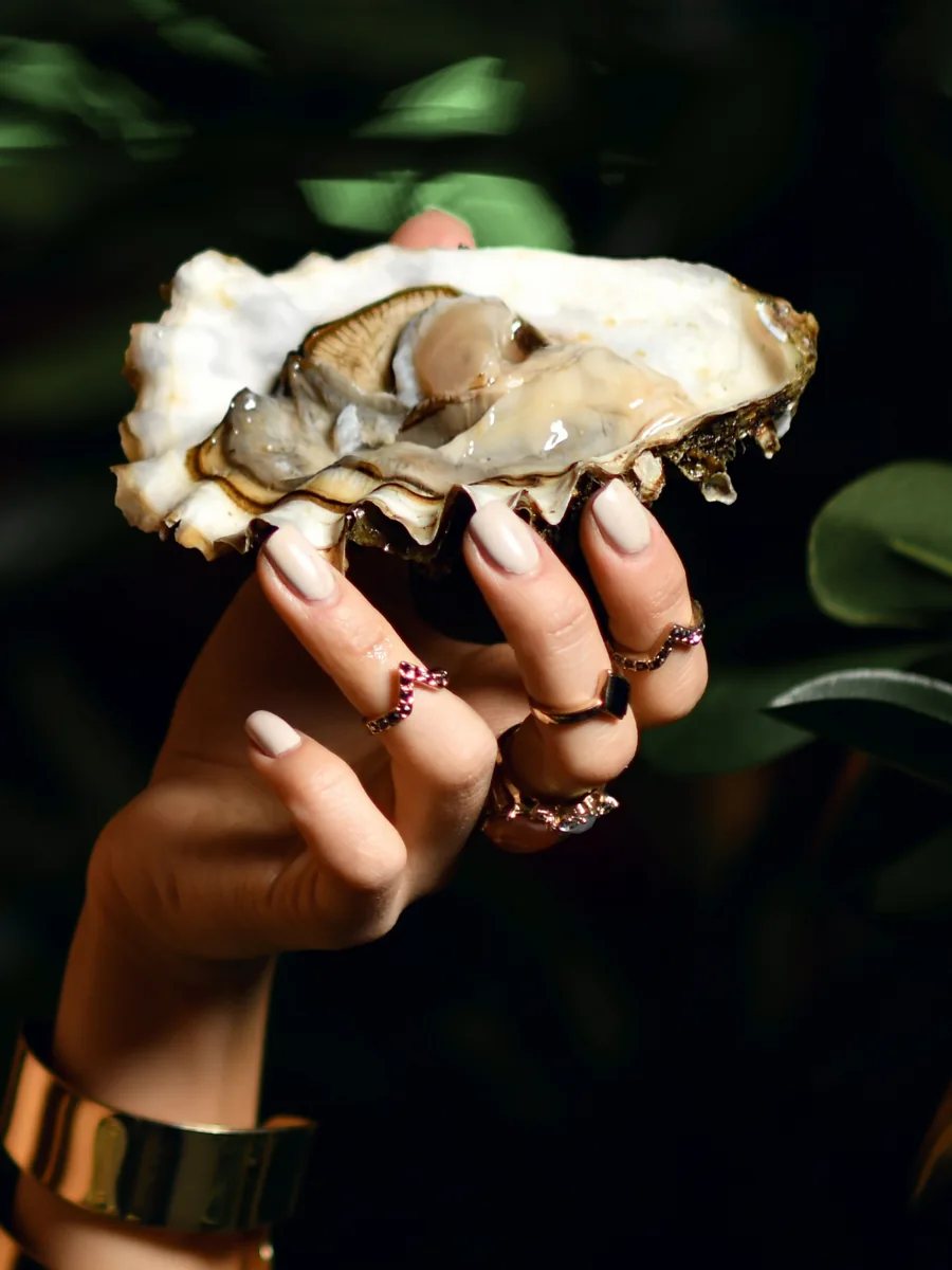 Oyster from the BAR SON Friday Clocked Out promotion; $1 price requires a free-flow package