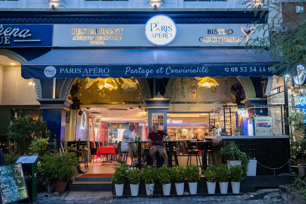 Paris Apéro storefront, Phu My Hung