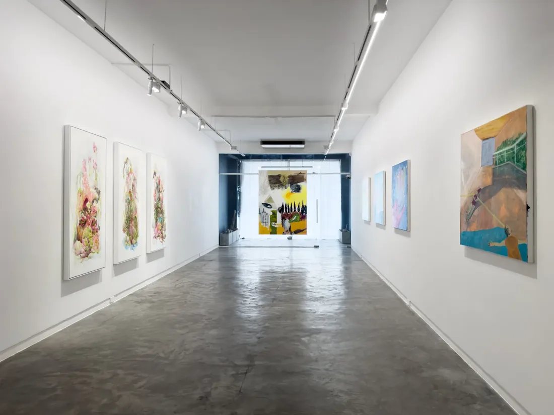 Galerie Quynh — để đó group exhibition — venue photograph